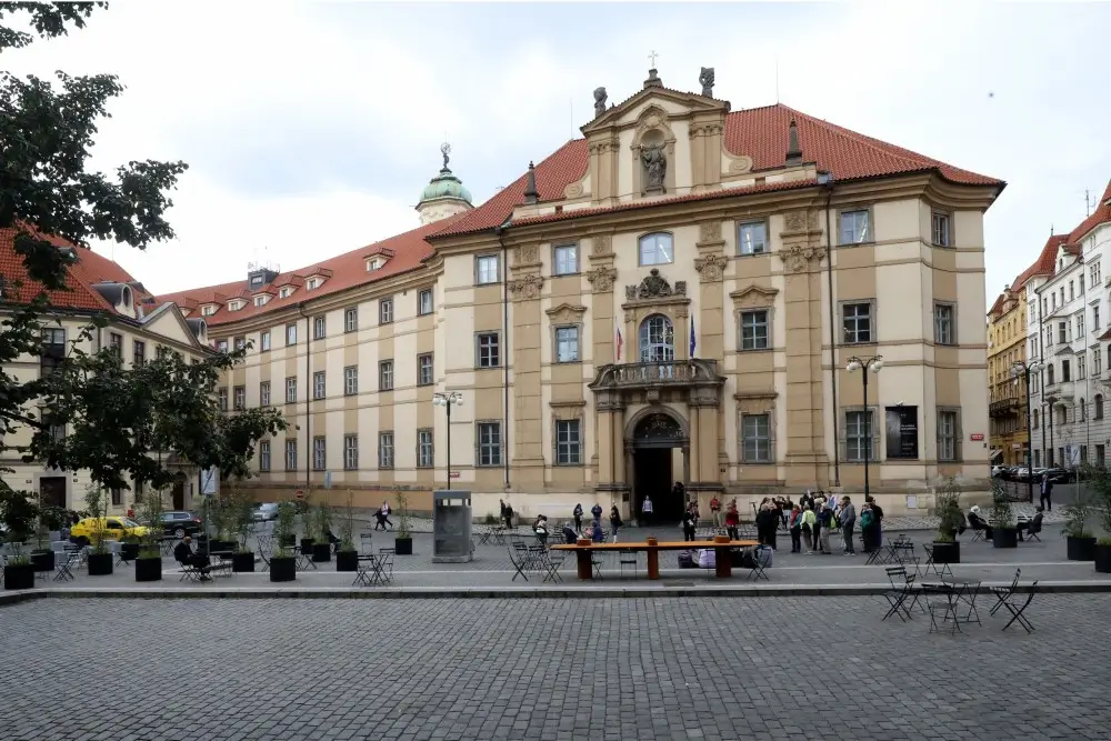 Istoria cladirii Klementinum